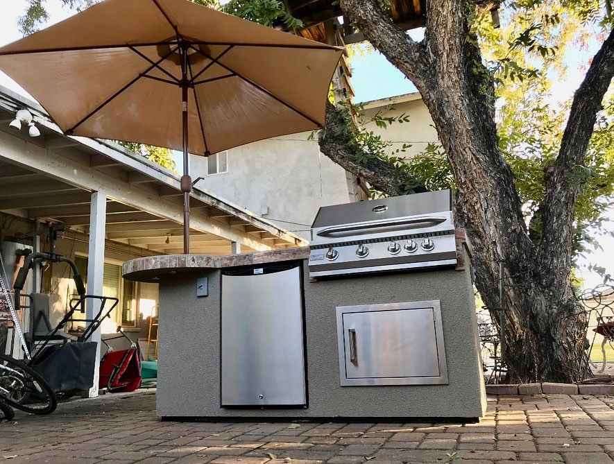 KoKoMo Maui 7 ft 6 in BBQ Island with 33-in Round Bar, LED Lights & Grill